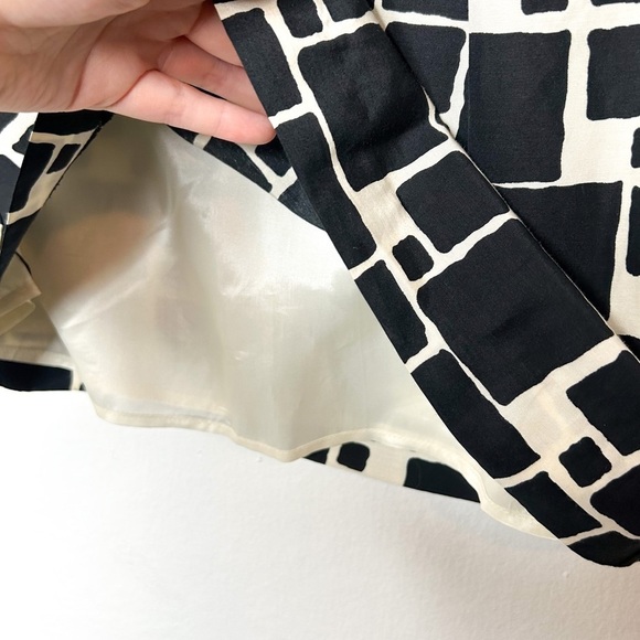 Banana Republic Contemporary Business Casual Career Silk Blend Pencil Skirt‎ 4P - Picture 6 of 10